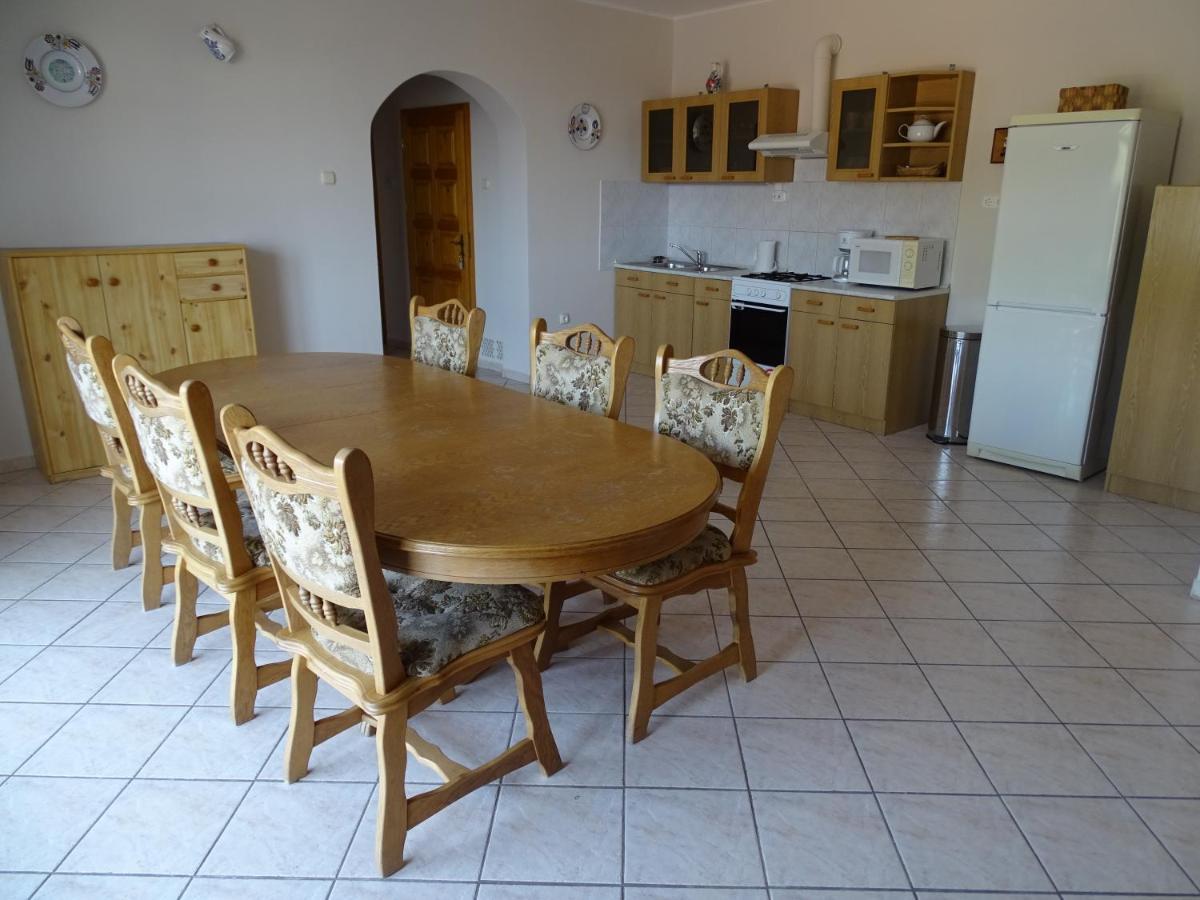 Alabardos Panzio Es Apartmanhaz Esztergom Exteriör bild